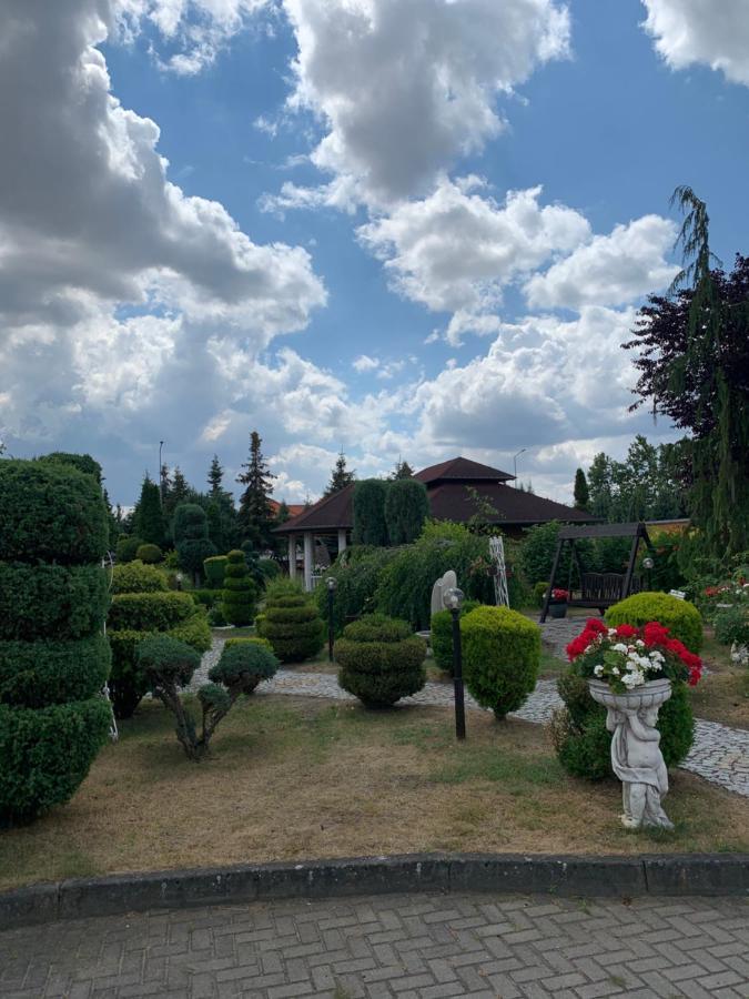 Diament I Brylant Hotel Rawicz Exterior foto