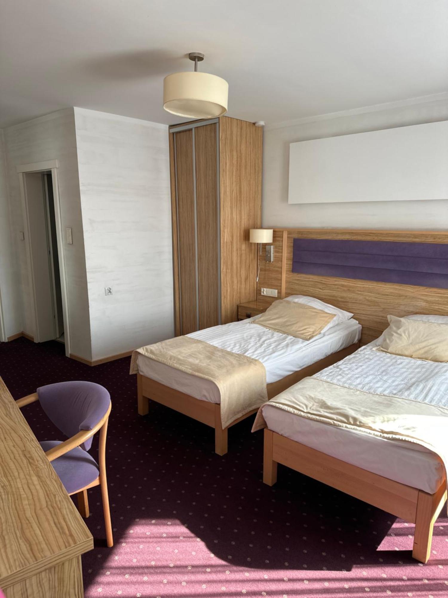 Diament I Brylant Hotel Rawicz Exterior foto