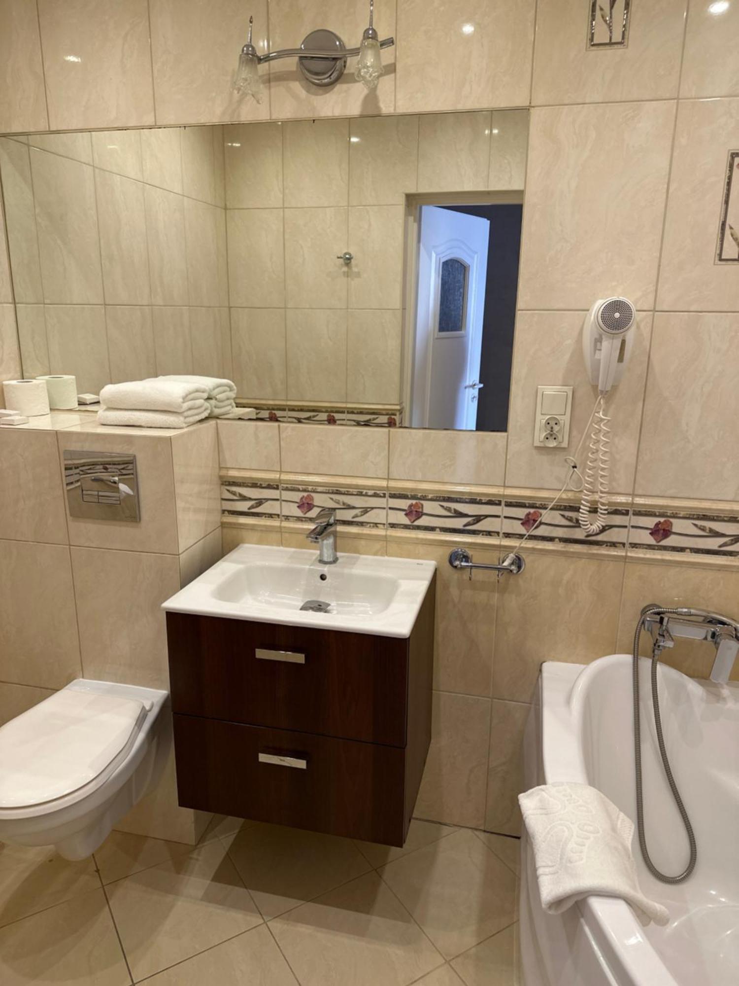 Diament I Brylant Hotel Rawicz Exterior foto