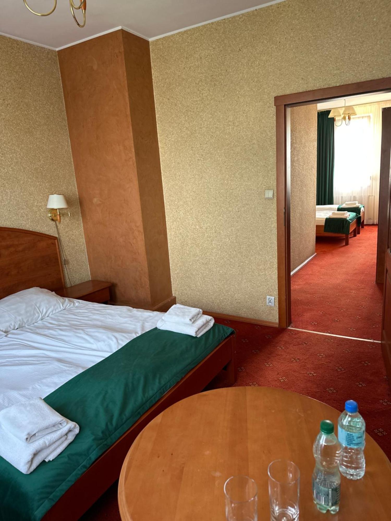 Diament I Brylant Hotel Rawicz Exterior foto